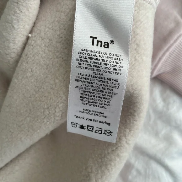 Aritzia cozy fleece boyfriend sweatshirt - cute bunny design - Picture 5 of 9